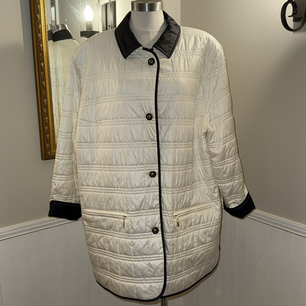 Baronia Von Jollos High Seta de Luxe White/Blue Jacket. EUC. Large.